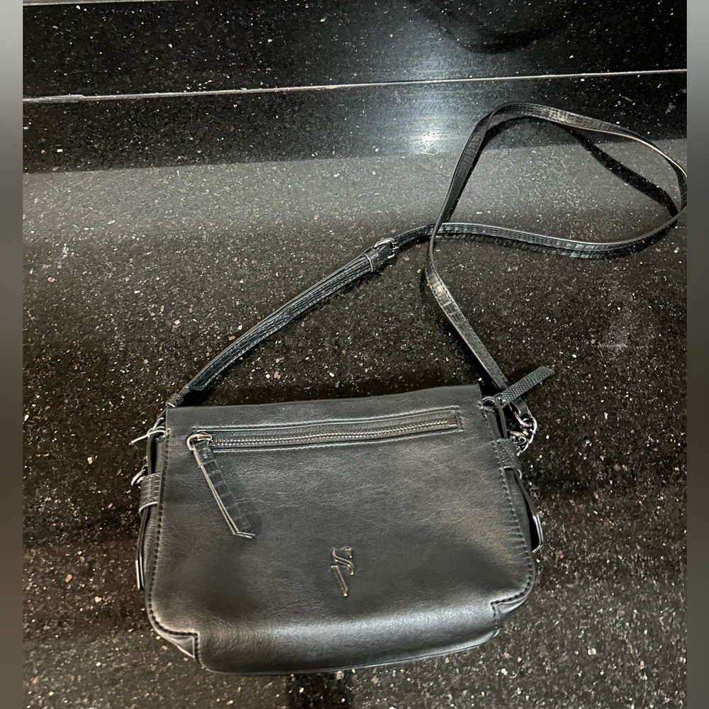 Vera Wang crossbody bag